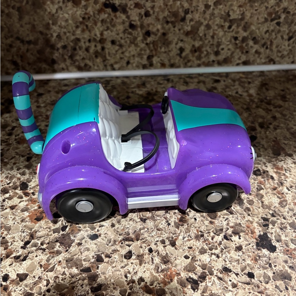 Gabby's Dollhouse Carlita Car - Picture 3 of 5
